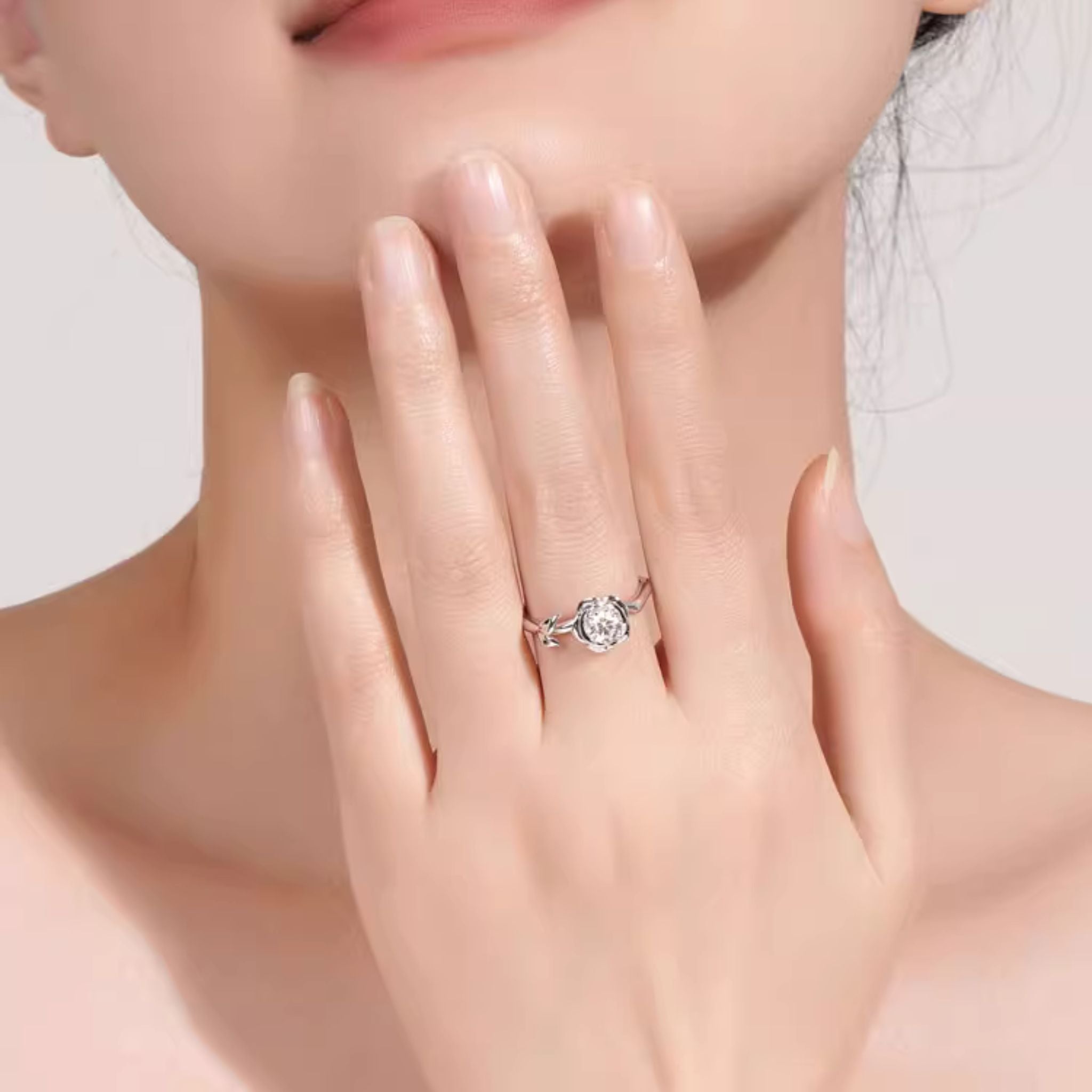 Éternelle Rose with Round Brilliant Diamond Engagement Ring